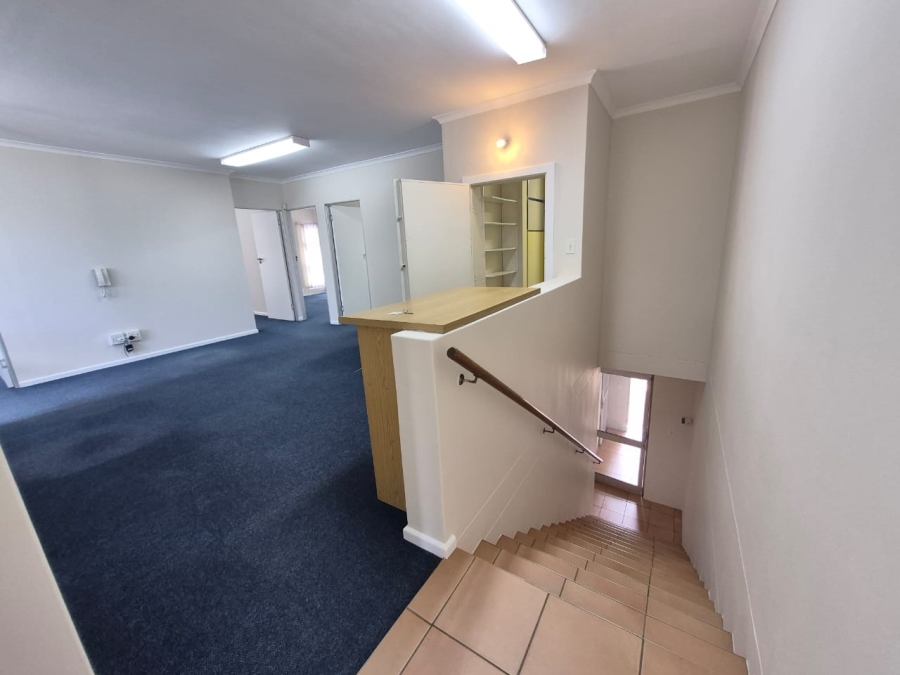 To Let Commercial Property for Rent in Pinelands Western Cape